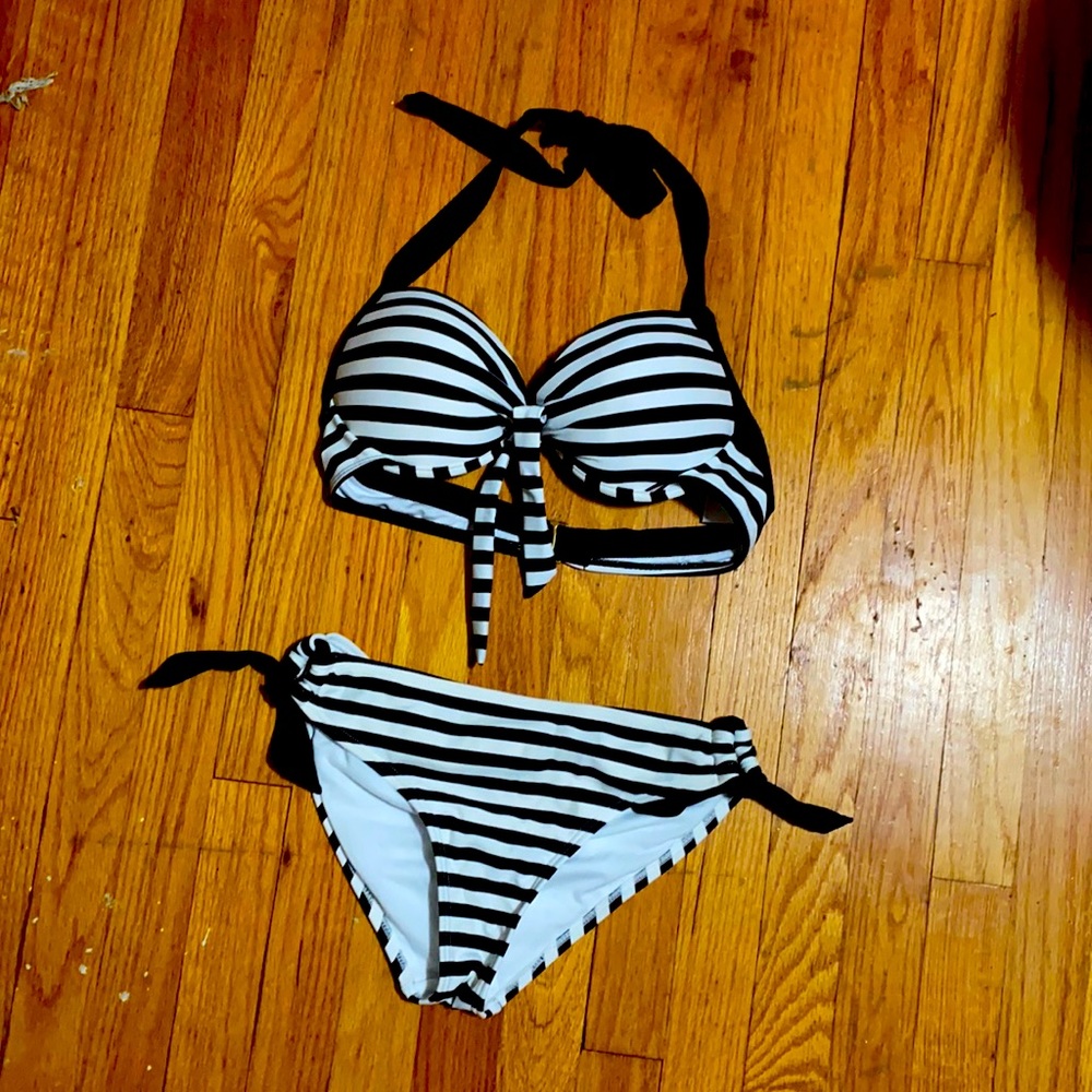 Stripped padded underwire bikini set